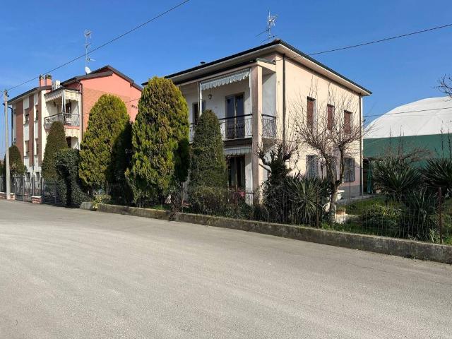 Villa Indipendente in vendita a Unione dei comuni del Sorbara, Nonantola