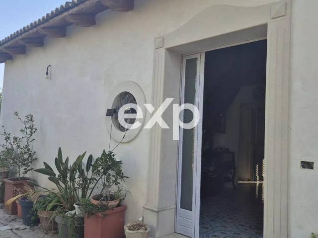 Villa Indipendente in vendita a Castelluccio, Noto
