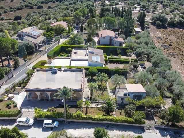 Villa Indipendente in vendita a Noto, Sicilia