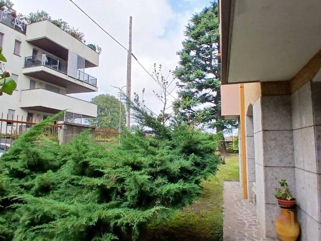 Villa Indipendente in vendita a Nova Milanese, Monza e della Brianza