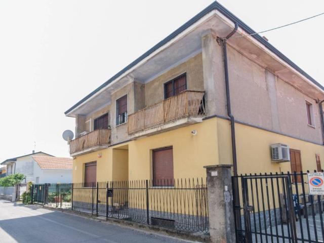 Villa Indipendente in vendita a Nova Milanese, Lombardia
