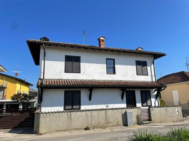 Villa Indipendente in vendita a Torrion Quartara, Piemonte