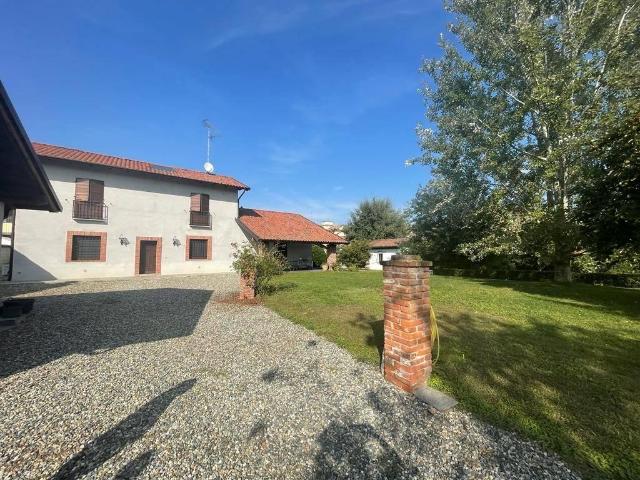 Villa Indipendente in vendita a Lumellogno, Novara