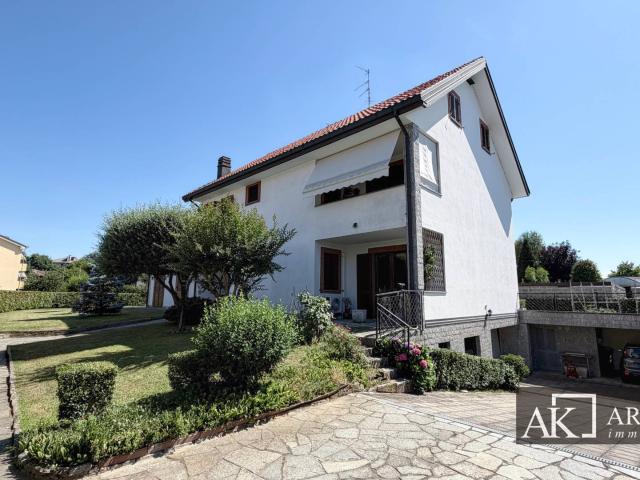 Villa Indipendente in vendita a Vignale Nuovo, Novara