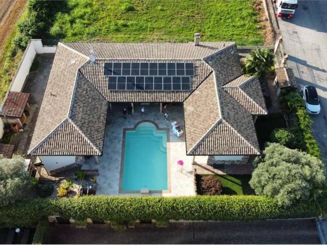 Villa Indipendente in vendita a Vignale Nuovo, Piemonte