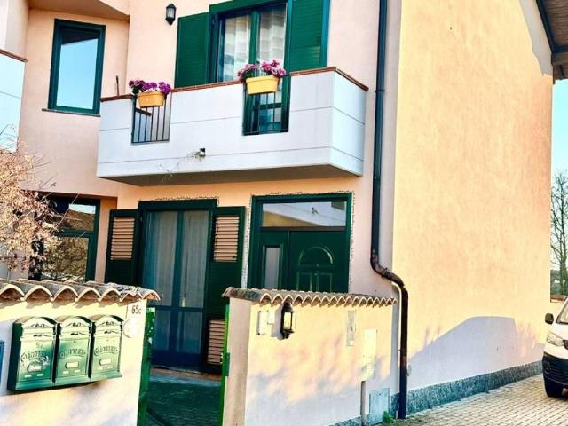 Villa Indipendente in vendita a Piemonte, Novara