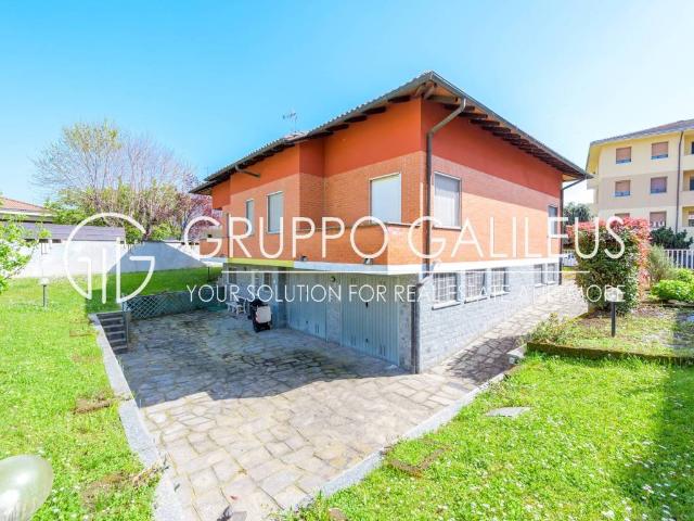 Villa Indipendente in vendita a Torrion Quartara, Piemonte