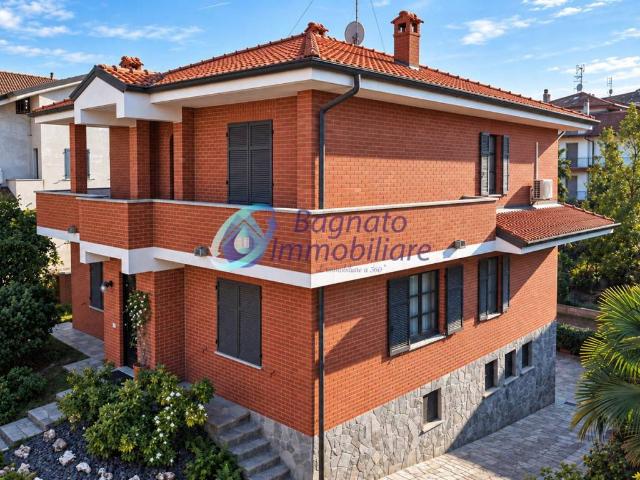 Villa Indipendente in vendita a Sant'Agabio, Novara