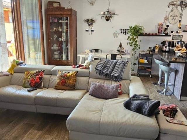 Villa Indipendente in vendita a Torrion Quartara, Piemonte