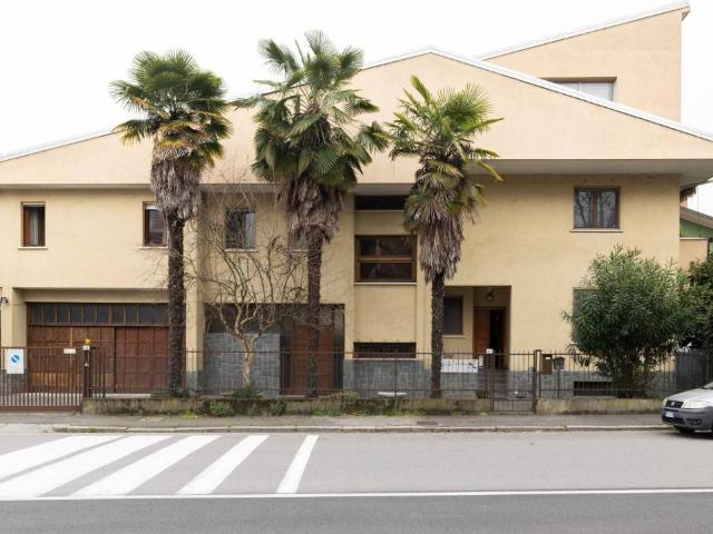 Villa Indipendente in vendita a Vignale Nuovo, Piemonte