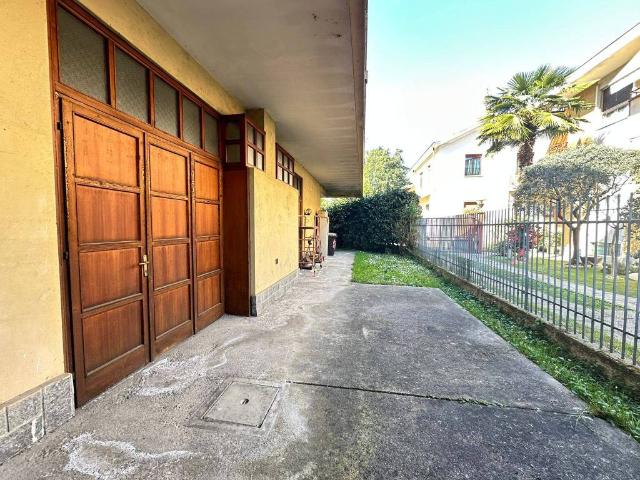 Villa Indipendente in vendita a Vignale Nuovo, Piemonte