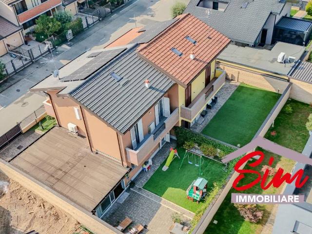 Villa Indipendente in vendita a Vignale Nuovo, Piemonte