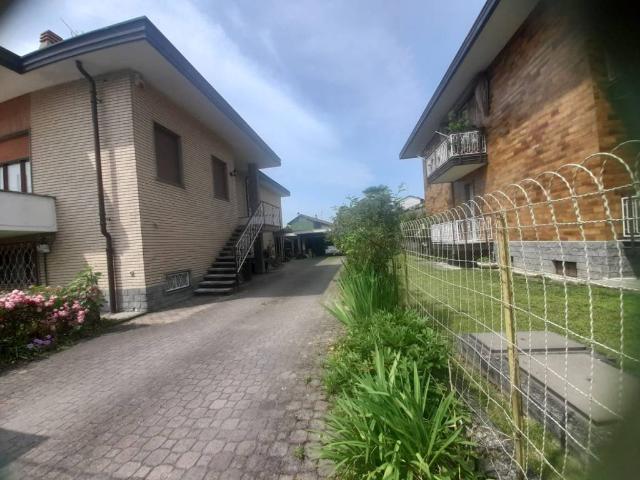Villa Indipendente in vendita a Torrion Quartara, Piemonte