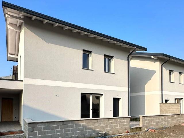 Villa Indipendente in vendita a Piemonte, Novara