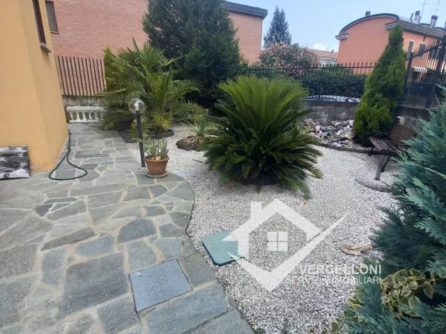 Villa Indipendente in vendita a Torrion Quartara, Piemonte