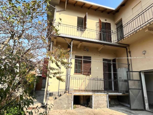Villa Indipendente in vendita a Vignale Nuovo, Novara