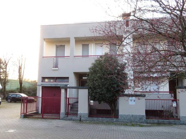 Villa Indipendente in vendita a Torrion Quartara, Piemonte