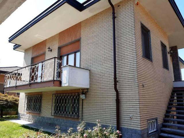 Villa Indipendente in vendita a Torrion Quartara, Piemonte