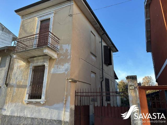Villa Indipendente in vendita a Lumellogno, Novara