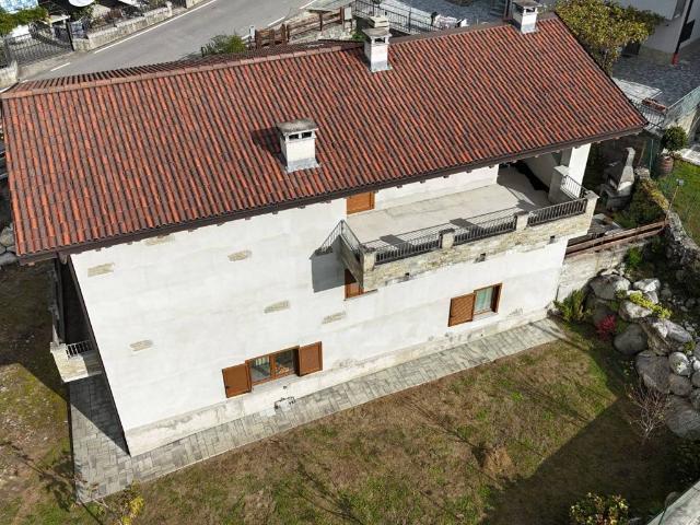 Villa Indipendente in vendita a Campo Mezzola, Novate Mezzola