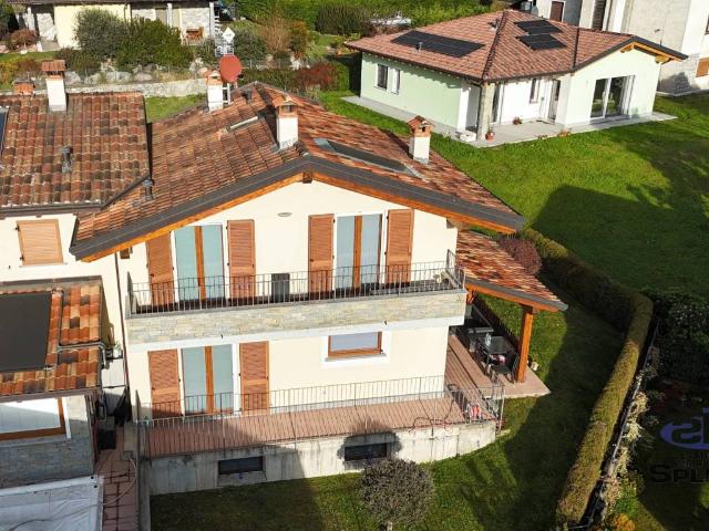 Villa Indipendente in vendita a Campo Mezzola, Novate Mezzola
