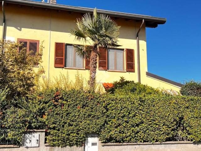 Villa Indipendente in vendita a Novate Milanese, Lombardia