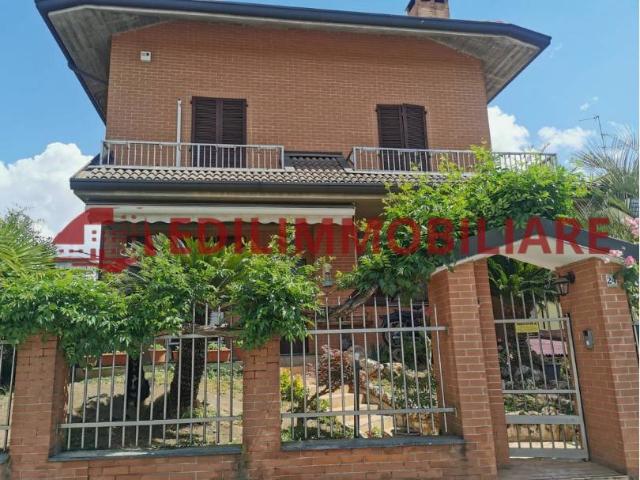 Villa Indipendente in vendita a Novate Milanese, Milano
