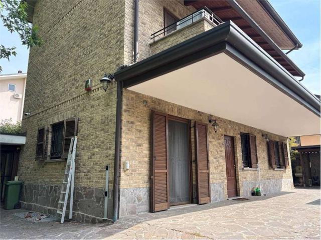 Villa Indipendente in vendita a Novate Milanese, Lombardia