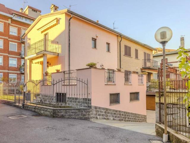 Villa Indipendente in vendita a Novate Milanese, Lombardia