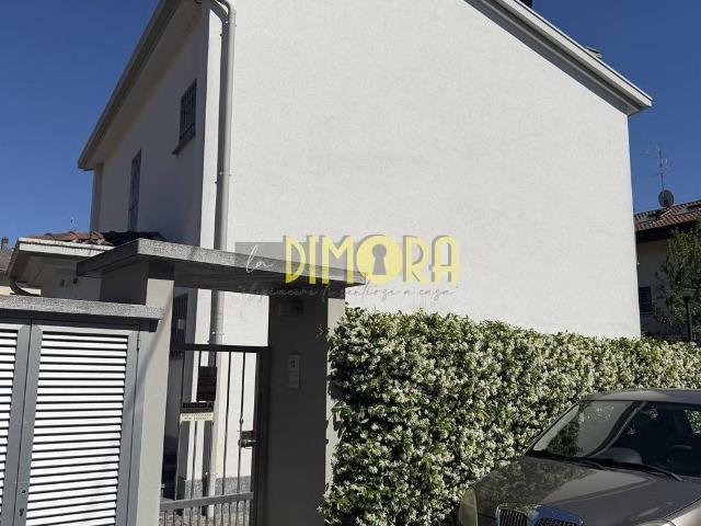 Villa Indipendente in vendita a Novate Milanese, Lombardia