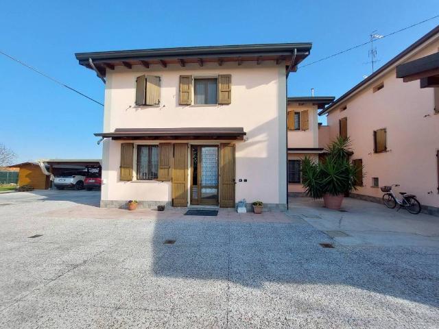 Villa Indipendente in vendita a Bassa Reggiana, Re