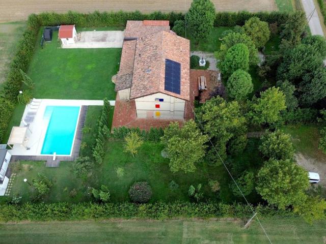 Villa Indipendente in vendita a Bassa Reggiana, Re