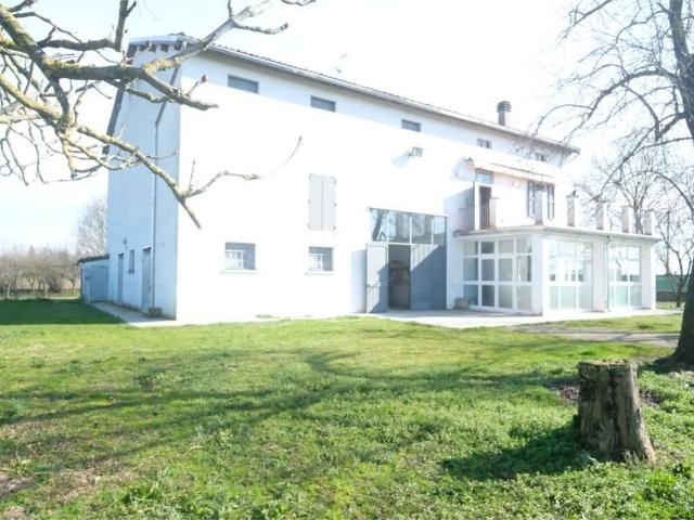 Villa Indipendente in vendita a Bassa Reggiana, Re