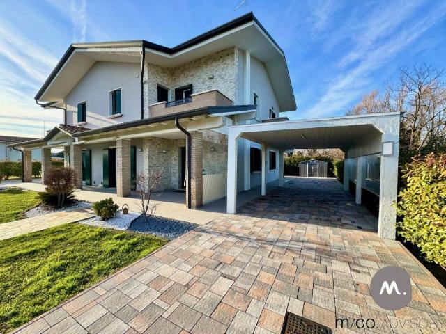 Villa Indipendente in vendita a Noventa Di Piave, Veneto