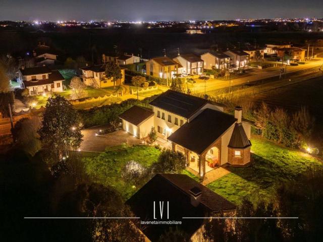 Villa Indipendente in vendita a Noventa Di Piave, Veneto