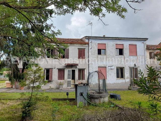 Villa Indipendente in vendita a Noventa Vicentina, Veneto