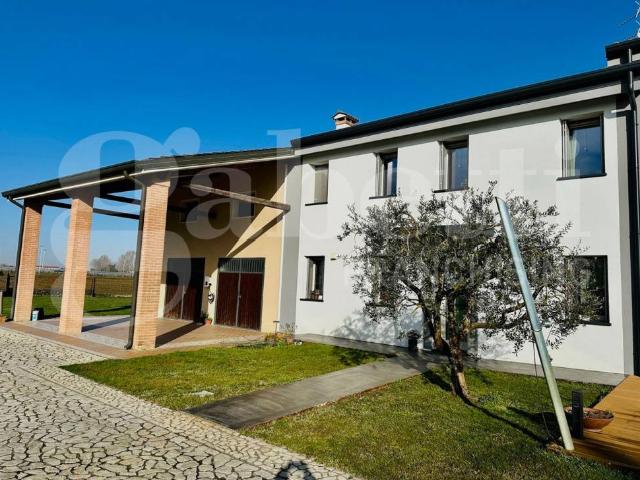 Villa Indipendente in vendita a Noventa Vicentina, Veneto