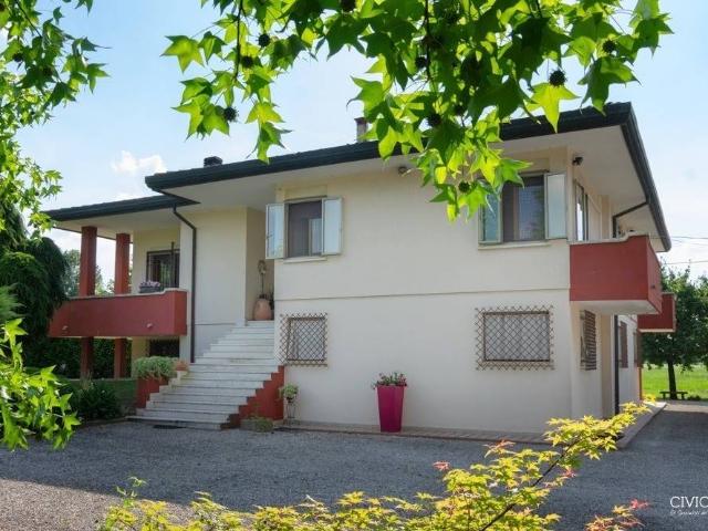 Villa Indipendente in vendita a Noventa Vicentina, Veneto