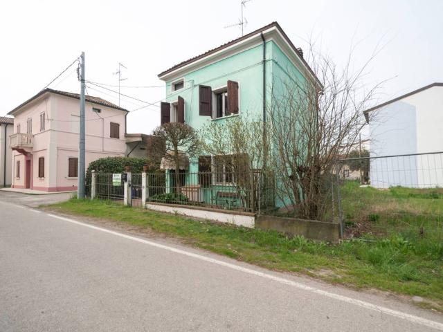 Villa Indipendente in vendita a Unione delle Terre d'Argine, Novi Di Modena