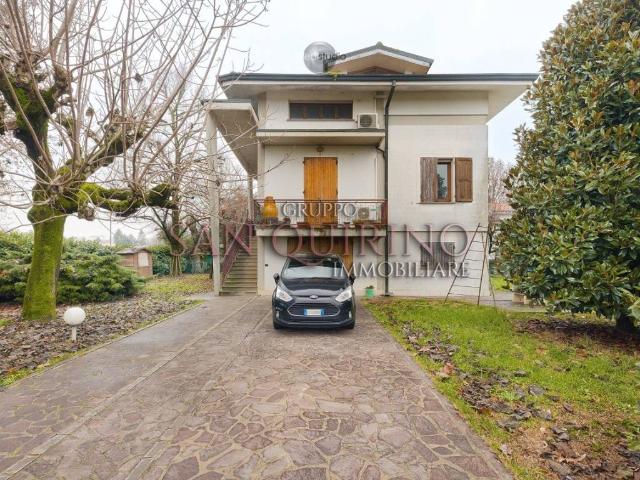 Villa Indipendente in vendita a Unione delle Terre d'Argine, Novi Di Modena