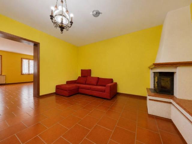 Villa Indipendente in vendita a Unione delle Terre d'Argine, Novi Di Modena