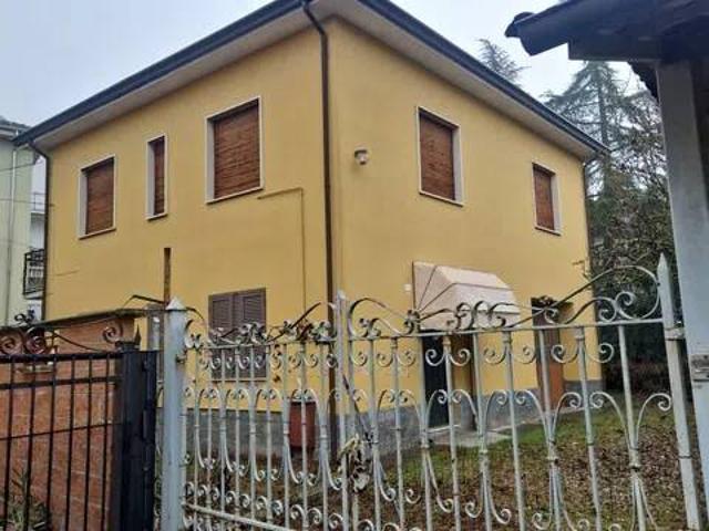 Villa Indipendente in vendita a Novi Ligure, Alessandria