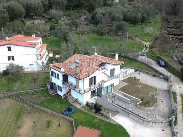Villa Indipendente in vendita a Novi Velia, Campania