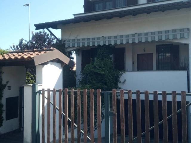 Villa Indipendente in vendita a Unione dei Comuni I Fontanili, Noviglio