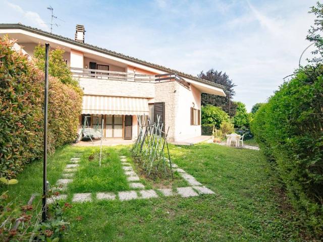 Villa Indipendente in vendita a Unione dei Comuni I Fontanili, Noviglio