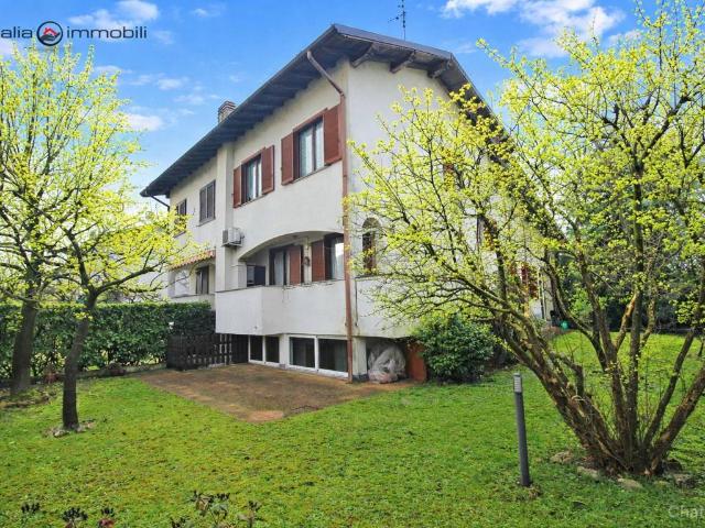 Villa Indipendente in vendita a Unione dei Comuni I Fontanili, Noviglio