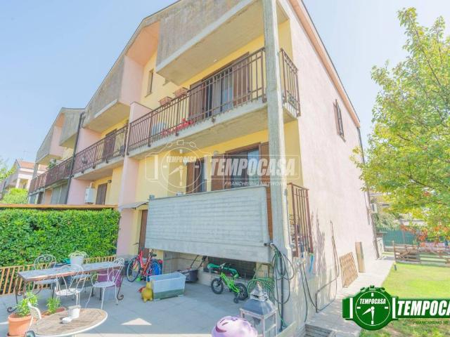 Villa Indipendente in vendita a Unione dei Comuni I Fontanili, Noviglio