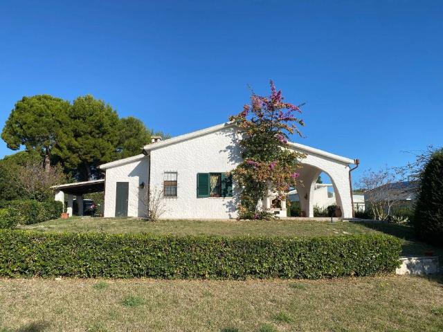 Villa Indipendente in vendita a Marche, Ancona
