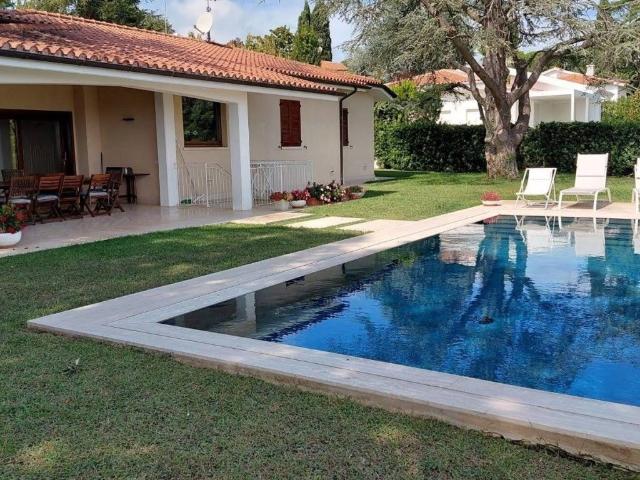 Villa Indipendente in vendita a Villaggio Taunus, Numana