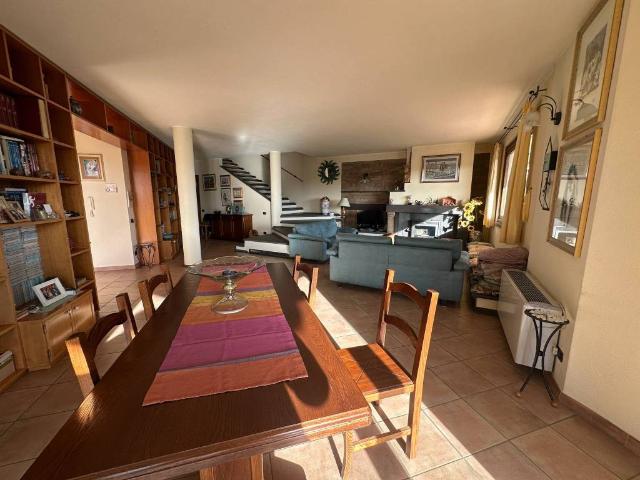 Villa Indipendente in vendita a Ugolio - Biscollai, Nuoro